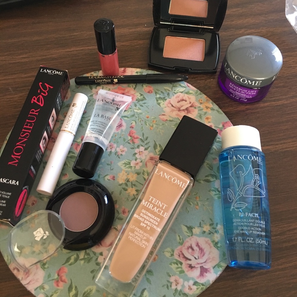Lots of brand new Lancôme make up.💄💋